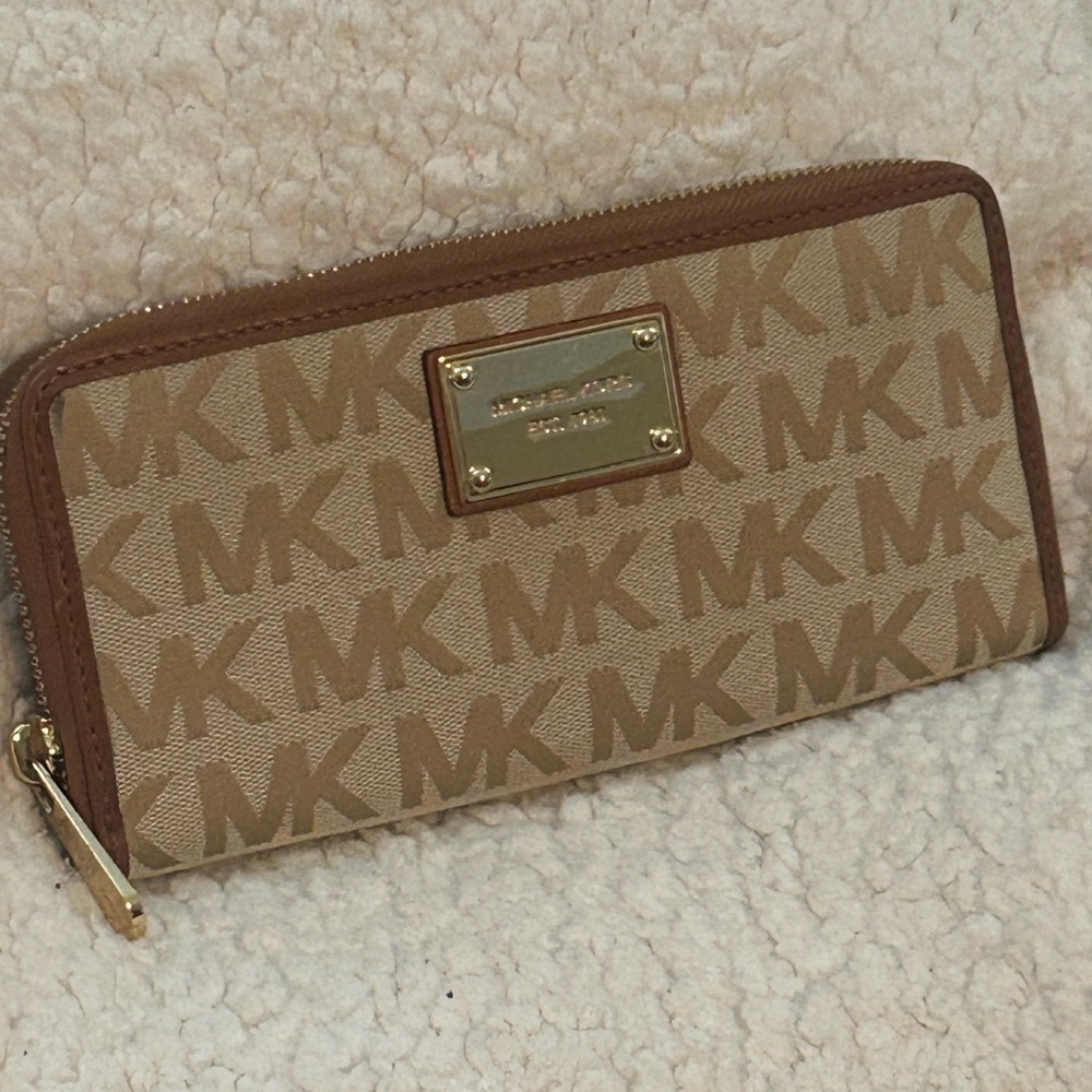 Michael Kors Tan and Brown Wallet